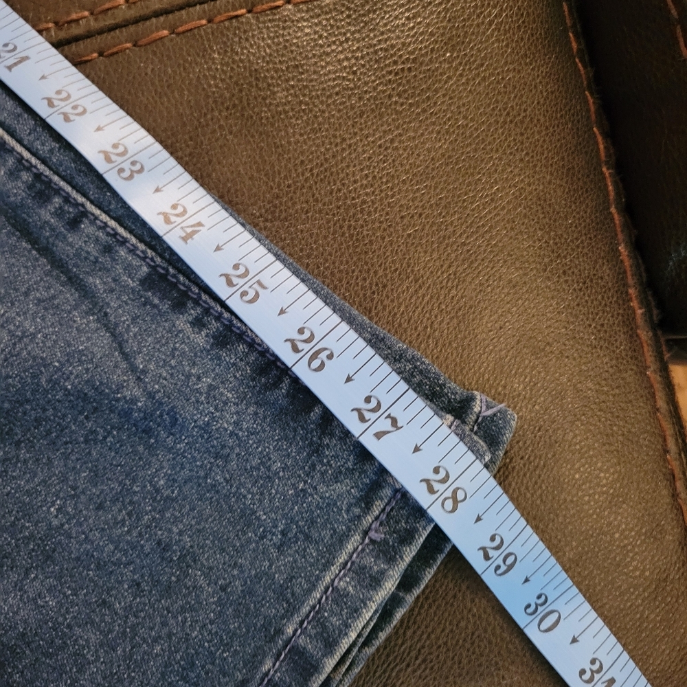 EUC DG2 by Diane Gilman Classic Stretch Embellished Skinny Jeans - 16W - Picture 5 of 11